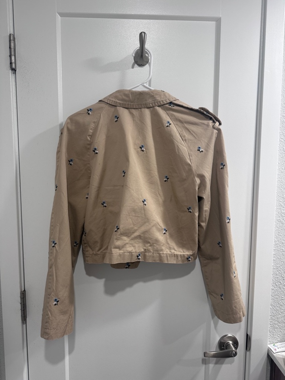 7 For All Mankind Beige Cropped Embroidered Trench Jacket - Picture 2 of 4
